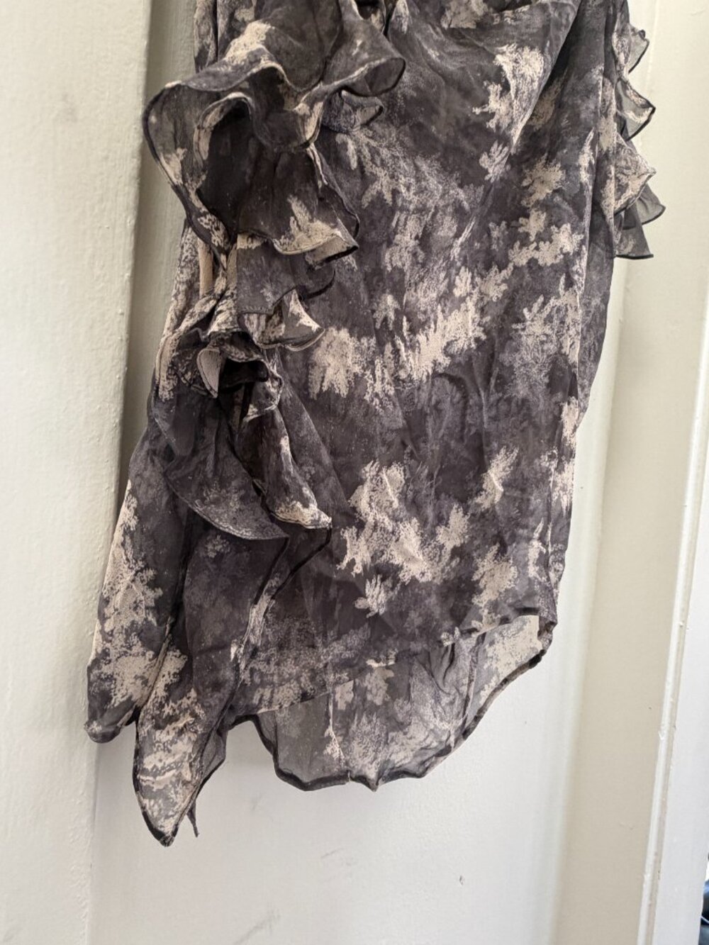 3.1 Phillip Lim 100% Silk Abstract Gray Ruffled Butterfly Asymmetrical Blouse - Picture 8 of 9